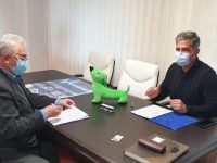 Primarul Lungu a semnat contractul de 50 de milioane de lei pentru 15 autobuze electrice livrate de firma poloneză Solaris