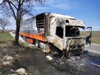 Autotren distrus de flăcări