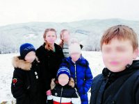 O femeie din Vârfu Dealului are „interzis” de la preot să divorţeze