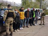 Patru algerieni şi o ucraineancă, prinşi la Falcău după ce au intrat ilegal în ţară