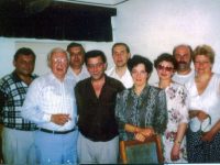 Dl dr. Ionescu, alături de ajutoare din Germania şi medici din Vatra Dornei şi Broşteni