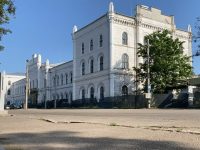 Poarta feroviară de intrare în Bucovina, Gara Suceava Nord, s-a degradat până a devenit Halta Iţcani