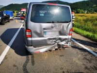 Grav accident cu 15 persoane şi trei vehicule implicate