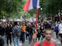 Peste 160.000 de persoane au participat la protestele antivaccinare din Franţa