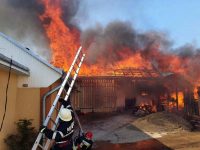 Puternic incendiu într-o gospodărie din Calafindeşti