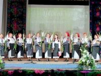 Ansamblul „Ţărăncuţa” din Marşiniţa şi-a etalat zestrea într-un spectacol folcloric aniversar
