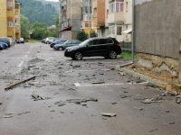 Trei maşini avariate  în urma furtunii din după-amiaza de marţi