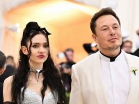 Elon Musk şi cântăreaţa Grimes s-au despărţit după trei ani de relaţie