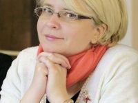 Ca o pasăre oprită în zbor, poeta Carmen Veronica Steiciuc