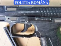 Tânără de 22 de ani, din Horodnic de Sus, lipsită de libertate de un bărbat înarmat cu un pistol airsoft