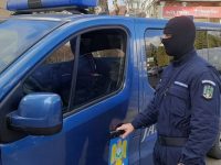 Un bărbat din Brodina este bănuit de furt de bijuterii şi ceasuri de 120.000 lei dintr-o locuinţă din Suceava
