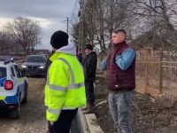 Copii la colindat, atacaţi şi muşcaţi de câini ieşiţi dintr-o curte