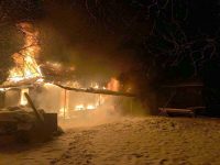 Locuinţă din Mereşti distrusă în totalitate într-un incendiu generat de coşul de fum neizolat
