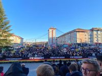 Protest în sprijinul unei familii căreia Protecţia Copilului din Germania i-a preluat cei şapte copii
