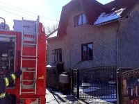 Un bărbat şi-a pierdut viaţa pe o canapea cuprinsă de flăcări
