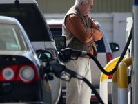 Măsura de compensare a preţului la carburanţi nu va mai funcţiona de la 1 ianuarie