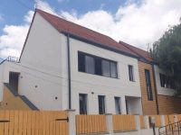 Grădiniţă modernă cu bucătărie şi spaţii de dormit pentru 60 de preşcolari