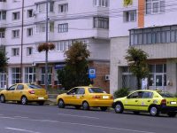 Taxă anuală de 300 de lei pentru staţionarea unui taximetru pe domeniul public