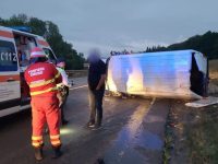 Autoutilitară răsturnată pe DN 17, între Ilişeşti şi Păltinoasa