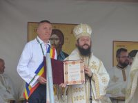 Slujbă arhierească, nuntă de aur, sfințire de troiță, târg de produse tradiționale și multă voie bună la Ziua Comunei Moara