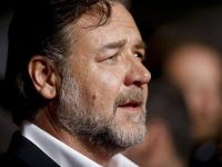 Russell Crowe, detectiv cu Alzheimer în ecranizarea unui roman poliţist al unui român
