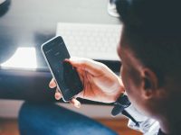 O suceveancă a fost înşelată cu aproape 4.000 de lei prin mesaje false atribuite fiicei
