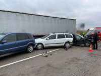 Trafic blocat pe DN 85, după un carambol cu trei autoturisme şi un tir
