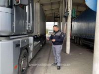 Ucraineni cu permise false de conducere depistaţi în PTF Siret