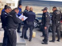Un bărbat a ameninţat că-şi dă foc