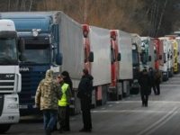 Coada de autocamioane spre Siret s-a scurtat la 10 km