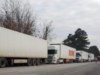 Coloana de tiruri spre Siret continuă să aibă o lungime de 25 de kilometri