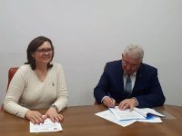 Primarul Ion Lungu a semnat contractul pentru achiziţionarea a 50 de autobuze electrice destinate transportului metropolitan
