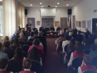 ...Chemaţi de Eminescu şi Porumbescu
