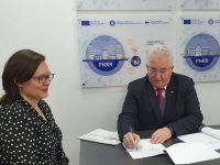 Suceava a obţinut finanţare pentru încă 13 automate de e-ticketing şi 8 panouri de informare a călătorilor