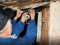 Un bărbat a fost prins că de peste 2 ani fura curent electric