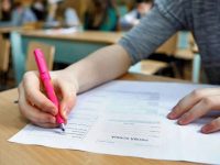 Rezultatele slabe la simularea Evaluării Naţionale, dar şi a testărilor PISA au arătat clar o nevoie de reformă în procesul de evaluare şi în structura curriculumului