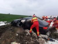 După un cumplit accident rutier, un tânăr a murit, iar alţi patru au fost răniţi