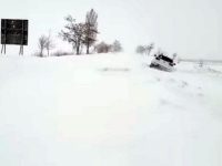 Pompierii suceveni au acţionat pentru salvarea mai multor persoane blocate în zăpadă