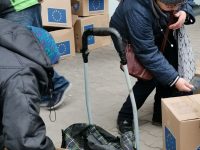 Primăria a distribuit sucevenilor dezavantajaţi 1.000 de pachete cu produse alimentare de la UE