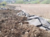 Garda de Mediu Suceava a aplicat noi amenzi, pentru depozitări de bucăţi de asfalt, beton şi bolovani