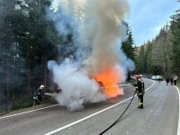 Maşină în flăcări în Pasul Palma