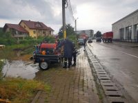 Modul în care sunt curăţate cursurile de apă şi sunt întreţinute şanţurile şi rigolele din localităţi, verificate de comisii mixte dispuse de prefectul de Suceava
