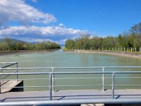 Prefectul a cerut, la Bilca, măsuri pentru evitarea tragediilor din zona canalelor şi acumulării de apă a microhidrocentralei