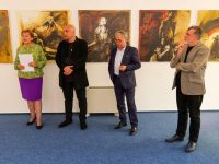 „Gesticular”, o sinteză emoţională exprimată prin tuşe şi detalii grafice