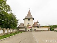 Mănăstirea Bogdăneşti – Darul lui Dumnezeu pentru o sută de bătrâneţi liniştite