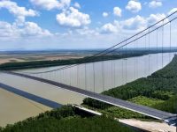 Podul suspendat peste Dunăre este proiectat să aibă o durată de viaţă de 120 de ani