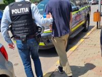 Tânărul care a chinuit o pisică a ajuns în arest