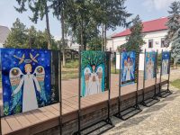 FITT Birlic a început cu tradiţionala paradă a costumelor de teatru