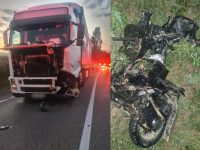 Doi tineri din Călineşti au murit în urma coliziunii dintre o motocicletă şi un tir ucrainean