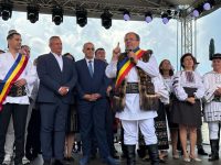 Cât timp vom avea Hora de la Prislop, cât vom avea Maramureşul, Bucovina, Năsăudul, să nu se teamă nimeni de globalizare şi de efectele ei!